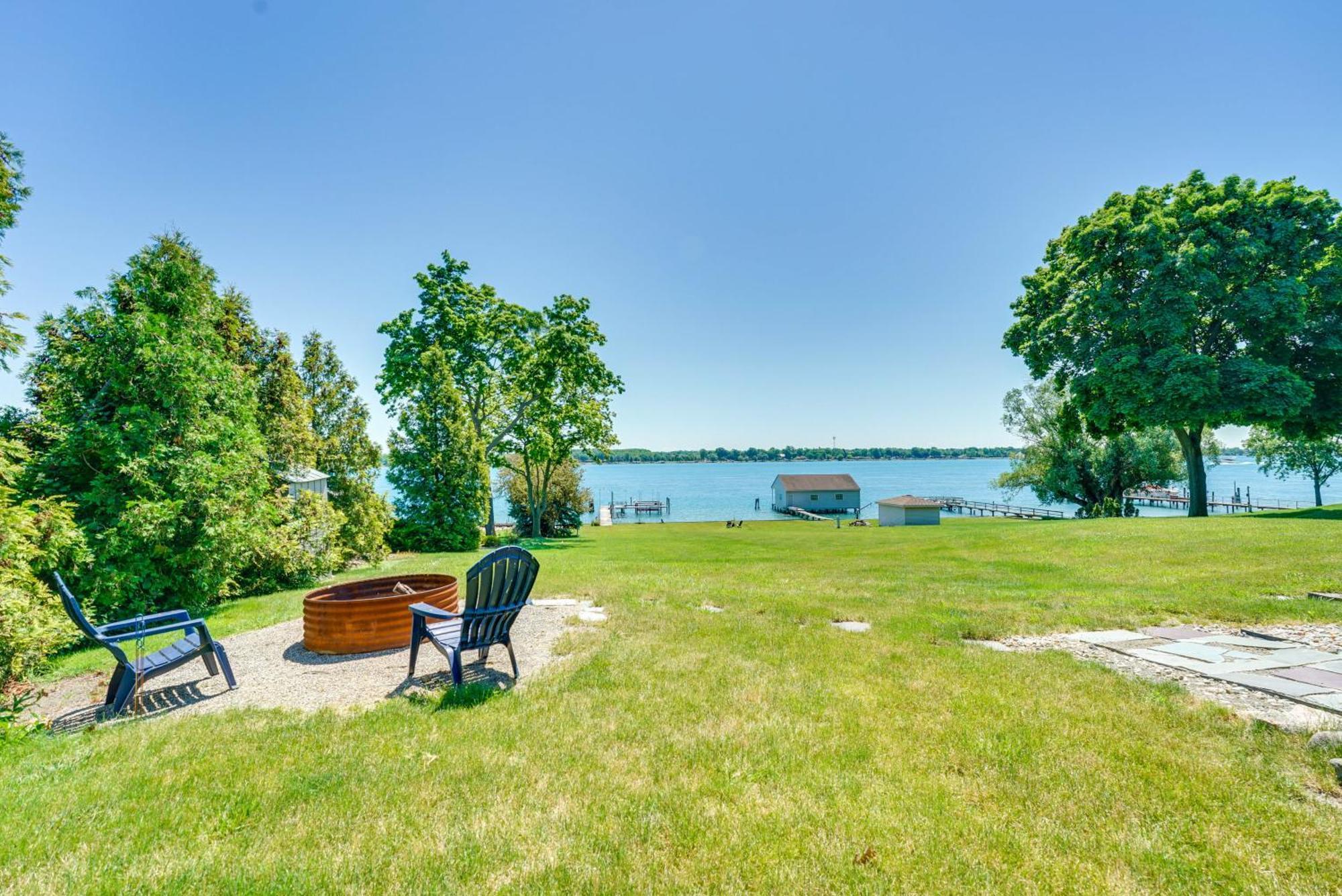 Serene Riverfront St Clair Studio With Fire Pit! Marysville Exterior foto