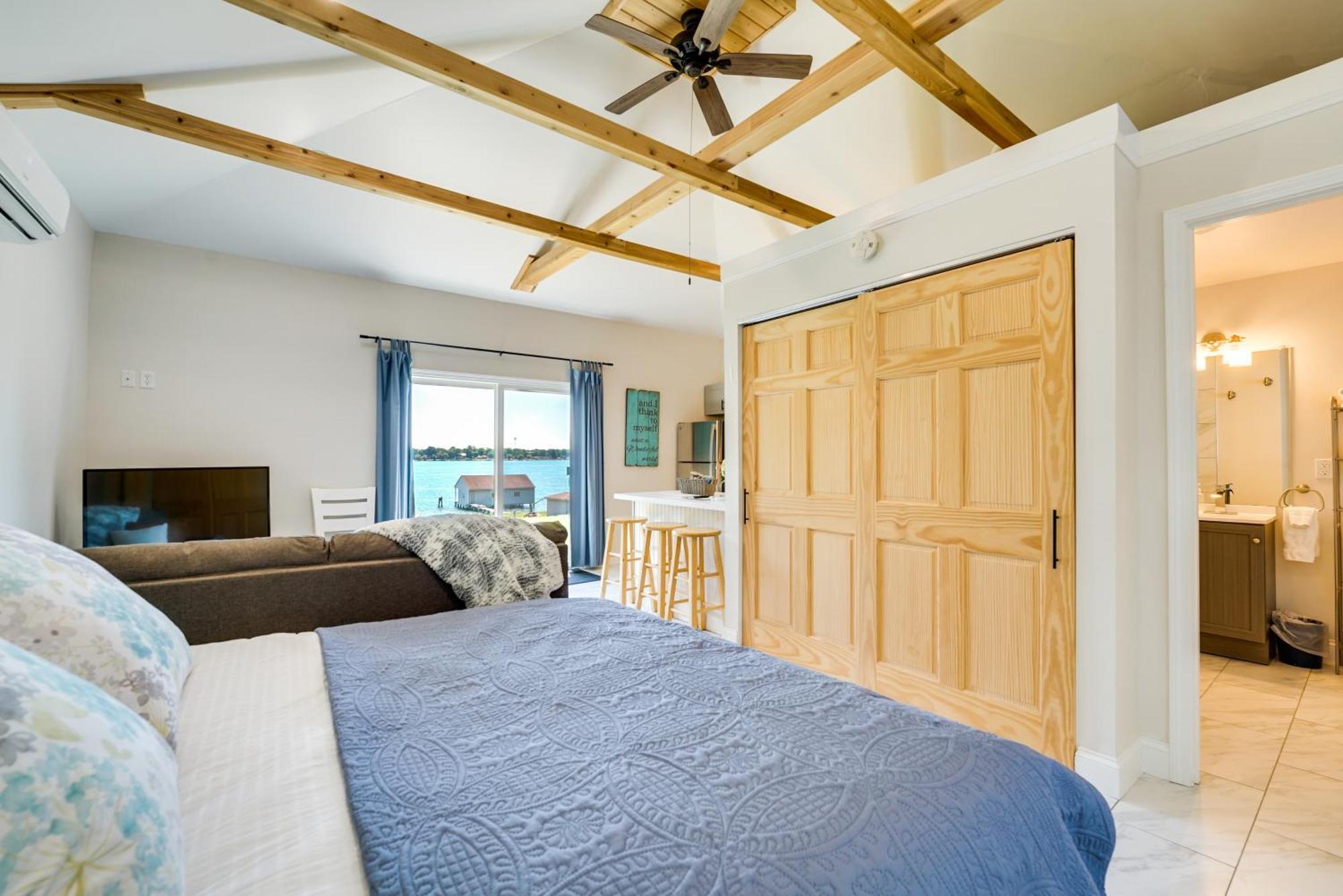 Serene Riverfront St Clair Studio With Fire Pit! Marysville Exterior foto