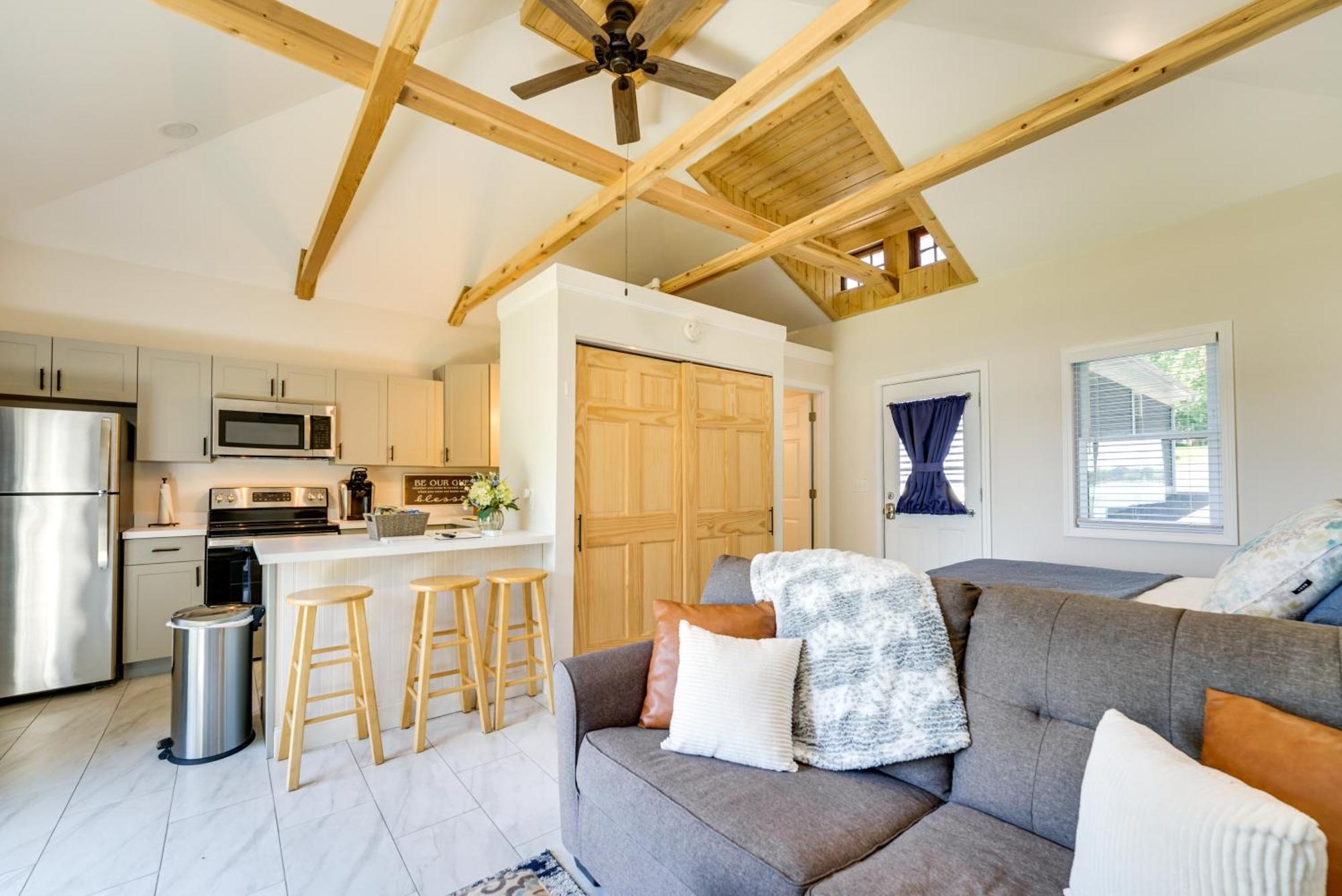 Serene Riverfront St Clair Studio With Fire Pit! Marysville Exterior foto
