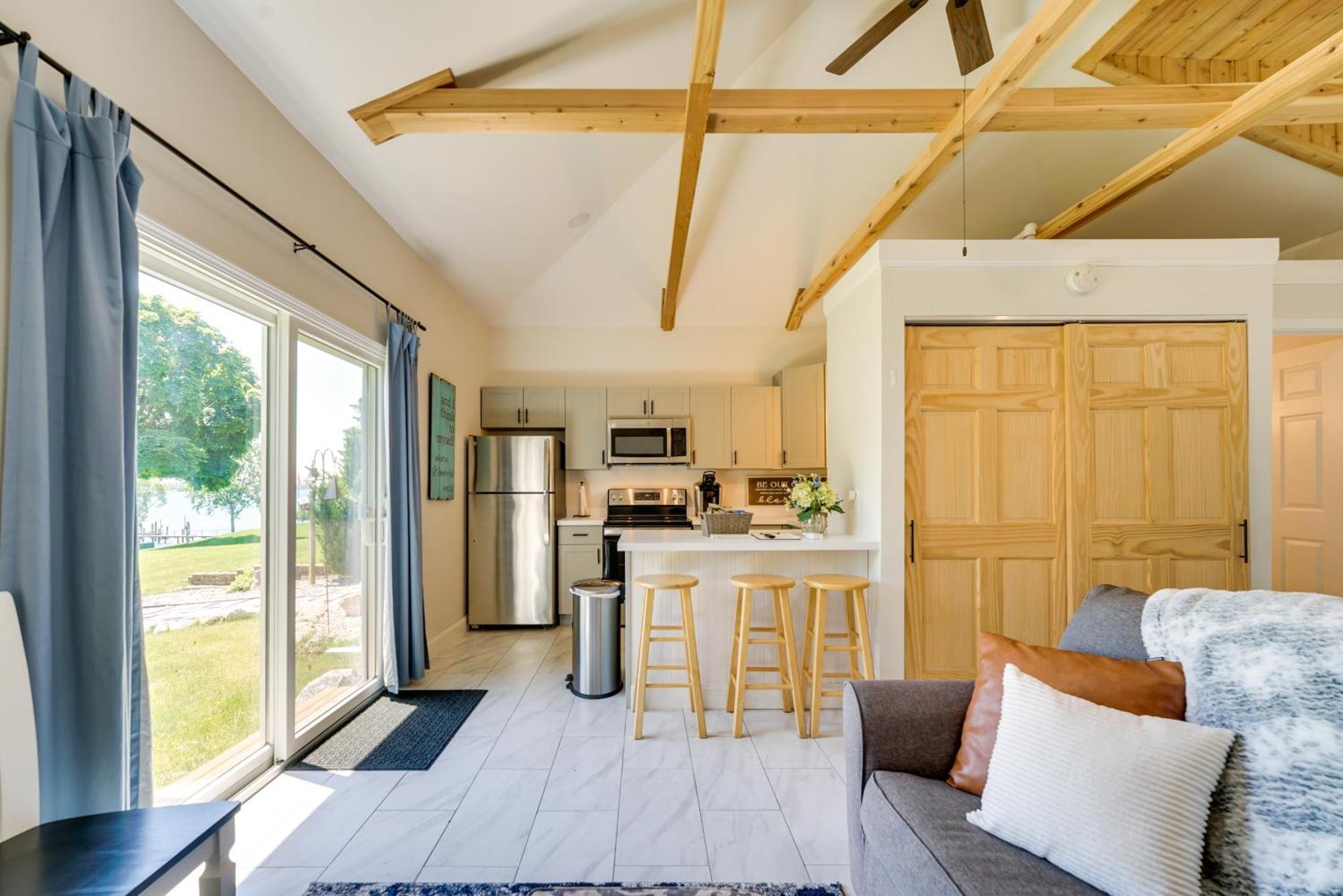 Serene Riverfront St Clair Studio With Fire Pit! Marysville Exterior foto